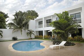 Hotel Holly