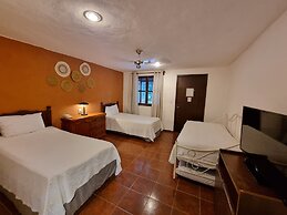 Hotel Holly