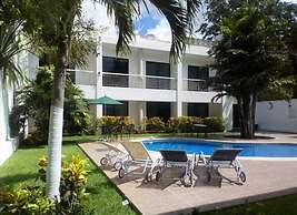 Hotel Holly