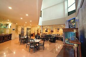 Hotel Indah Palace Solo