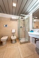 Hotel Acacia Marina