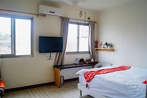 Ding Ding B & B