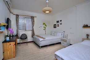 Ding Ding B & B