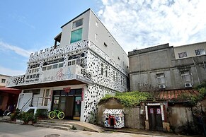 Ding Ding B & B