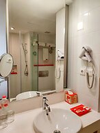 HARRIS Hotel & Conventions Denpasar Bali