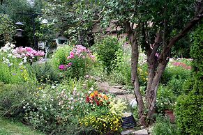 Burleys Gardens and Suite