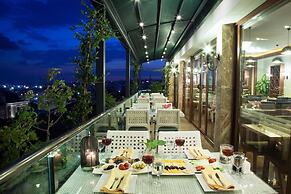 Grand Asiyan Hotel