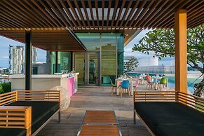 Seven Zea Chic Hotel