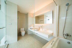 Seven Zea Chic Hotel