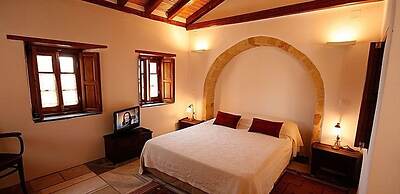 Malvasia Traditional Hotel