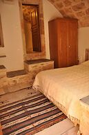 Malvasia Traditional Hotel