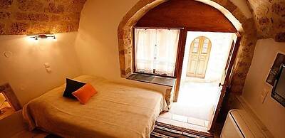 Malvasia Traditional Hotel
