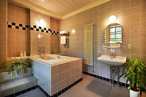Hotel Nishikan