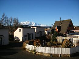 Ossies Motels and Chalets