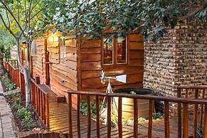 Riverside Lodge