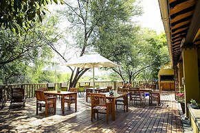 Riverside Lodge