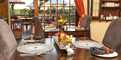 Riverside Lodge