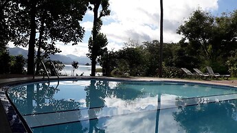 Oruthota Chalets