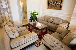 Louis Hotel
