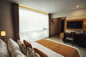 The Cakra Hotel