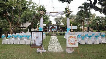 The Cakra Hotel