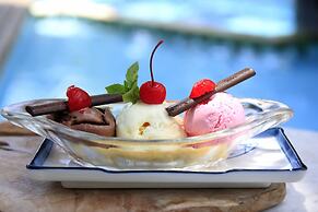 The Cakra Hotel