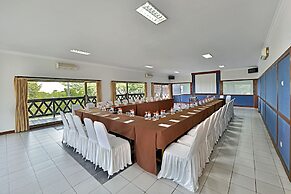 Grand Whiz Hotel Trawas