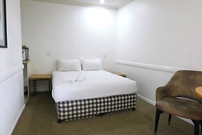 Park Avenue Hotel Motel