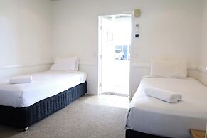 Park Avenue Hotel Motel