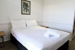 Park Avenue Hotel Motel