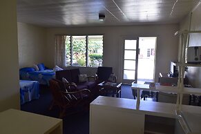 Kiikii Inn & Suites
