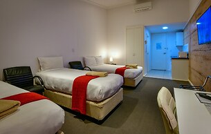 Crossroads Ecomotel