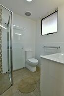 Crossroads Ecomotel