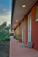 Crossroads Ecomotel