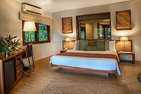 Amun Ini Beach Resort & Spa