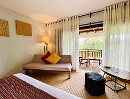 Amun Ini Beach Resort & Spa