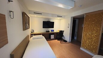 Friendly DH Naissance Hotel by Mindrum Group