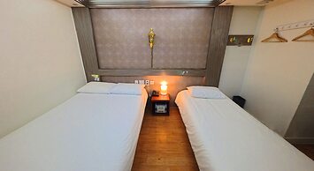 Friendly DH Naissance Hotel by Mindrum Group