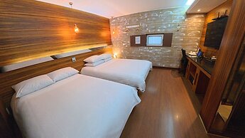 Friendly DH Naissance Hotel by Mindrum Group