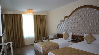 Oz Hotels Side Premium