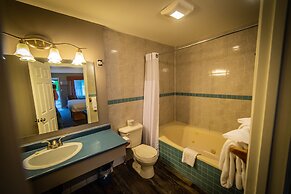 Alpine Inn & Suites