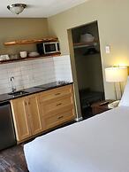 Alpine Inn & Suites