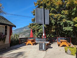 Alpine Inn & Suites