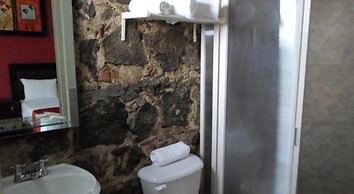 Hotel Montroi City