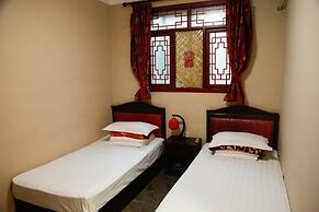 Leo Hostel