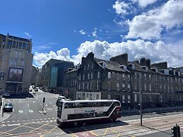 28 York Place