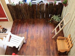 Antique's home