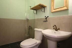 Antique's home