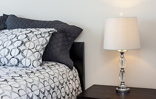 Velvet Stays – CN Tower and Convention Center