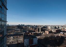 Velvet Stays – CN Tower and Convention Center